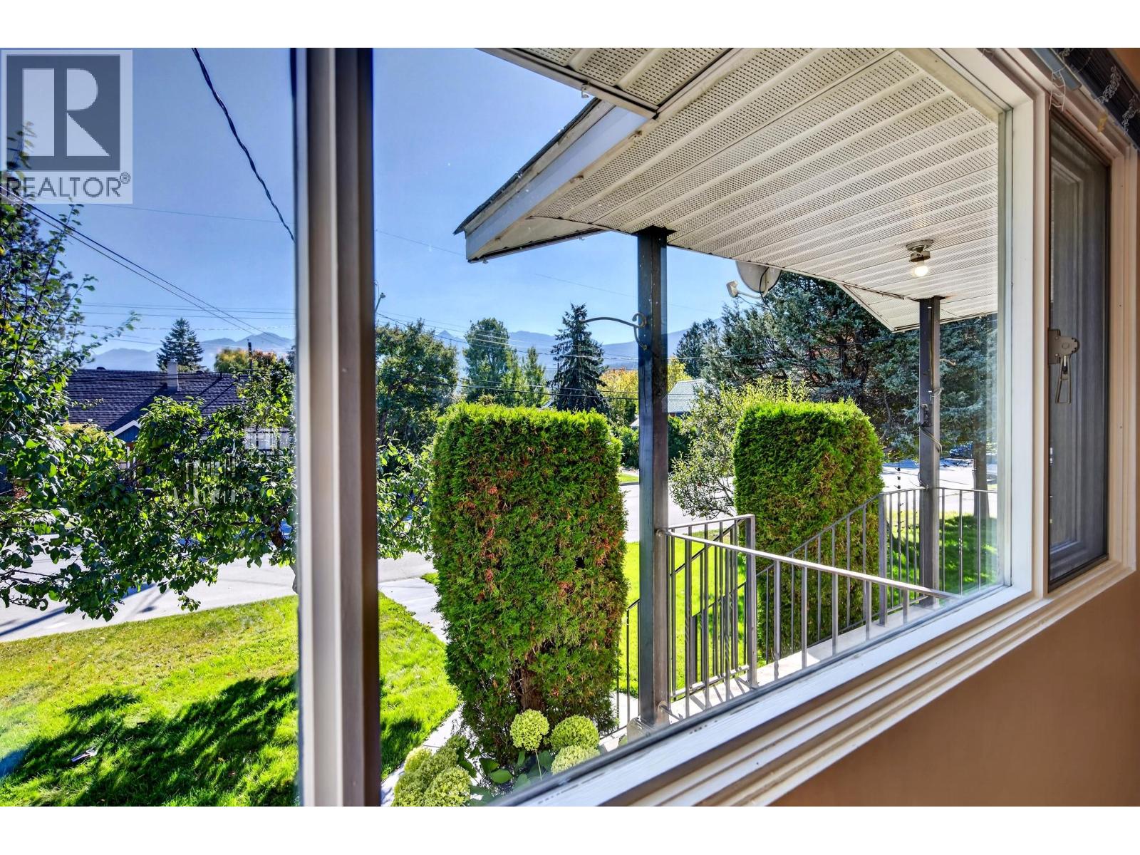 917 10th Street S, Golden, British Columbia  V0A 1H0 - Photo 16 - 10404746