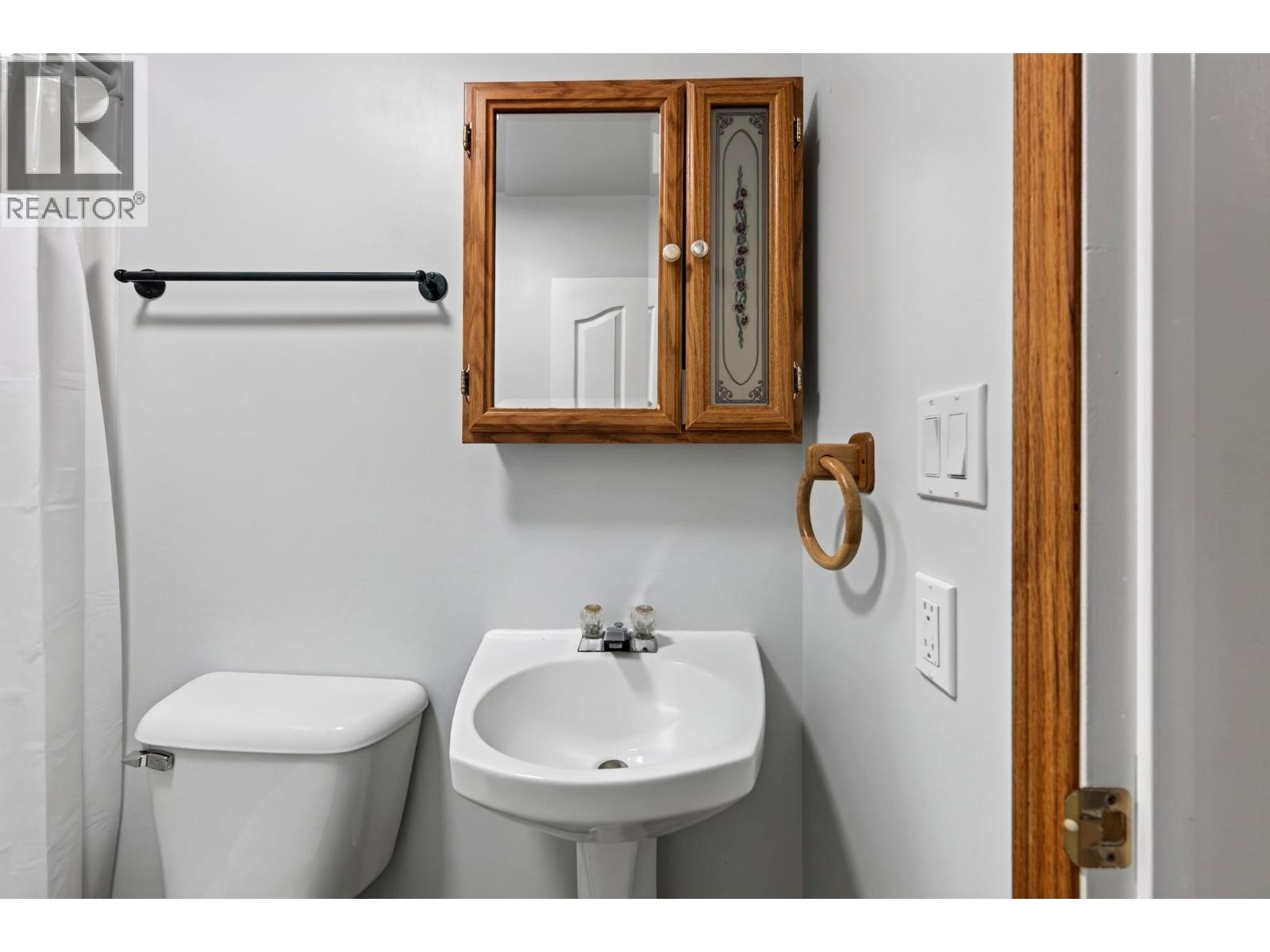 917 10th Street S, Golden, British Columbia  V0A 1H0 - Photo 24 - 10404746