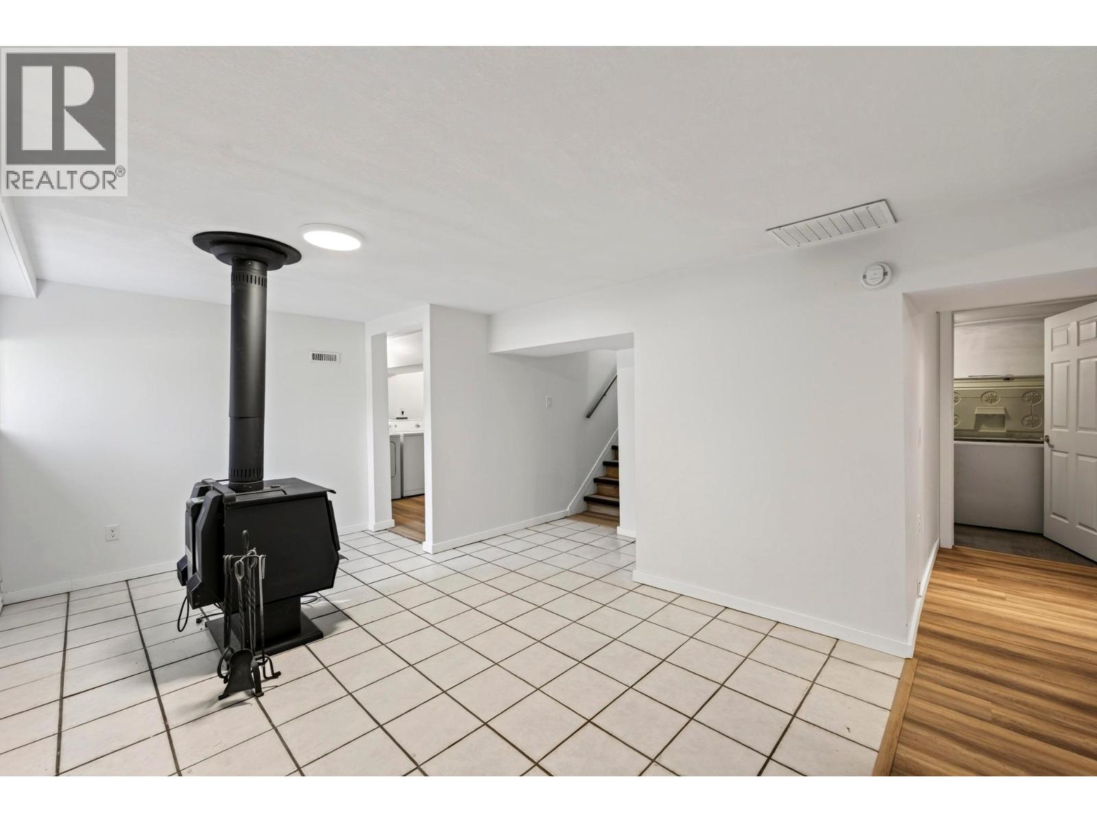 917 10th Street S, Golden, British Columbia  V0A 1H0 - Photo 28 - 10404746