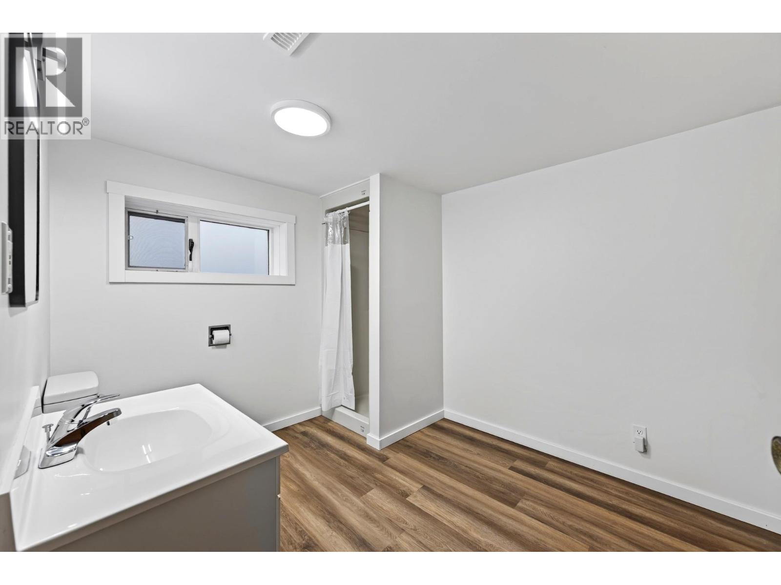 917 10th Street S, Golden, British Columbia  V0A 1H0 - Photo 34 - 10404746