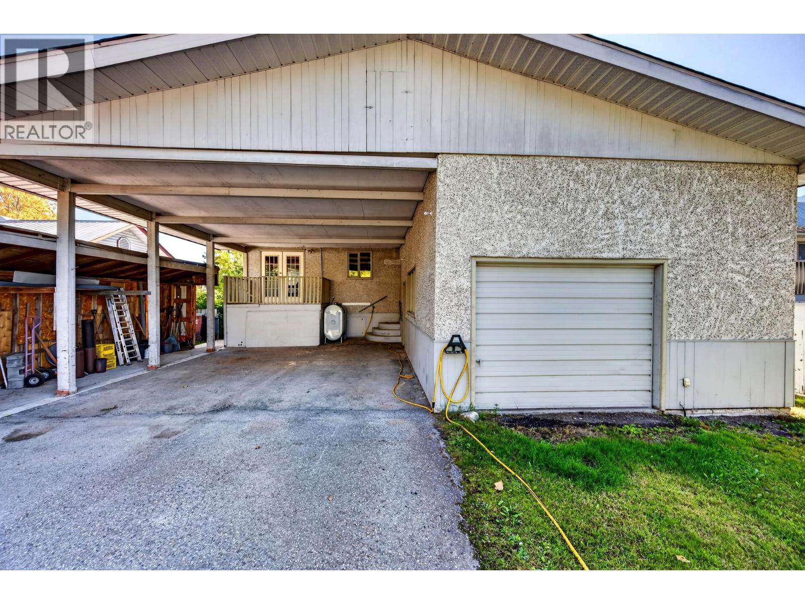 917 10th Street S, Golden, British Columbia  V0A 1H0 - Photo 7 - 10404746