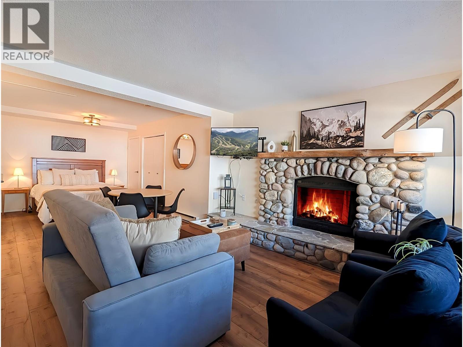 2030 Panorama Drive Unit# 806, Panorama Mountain, British Columbia  V0A 1T0 - Photo 2 - 10404693