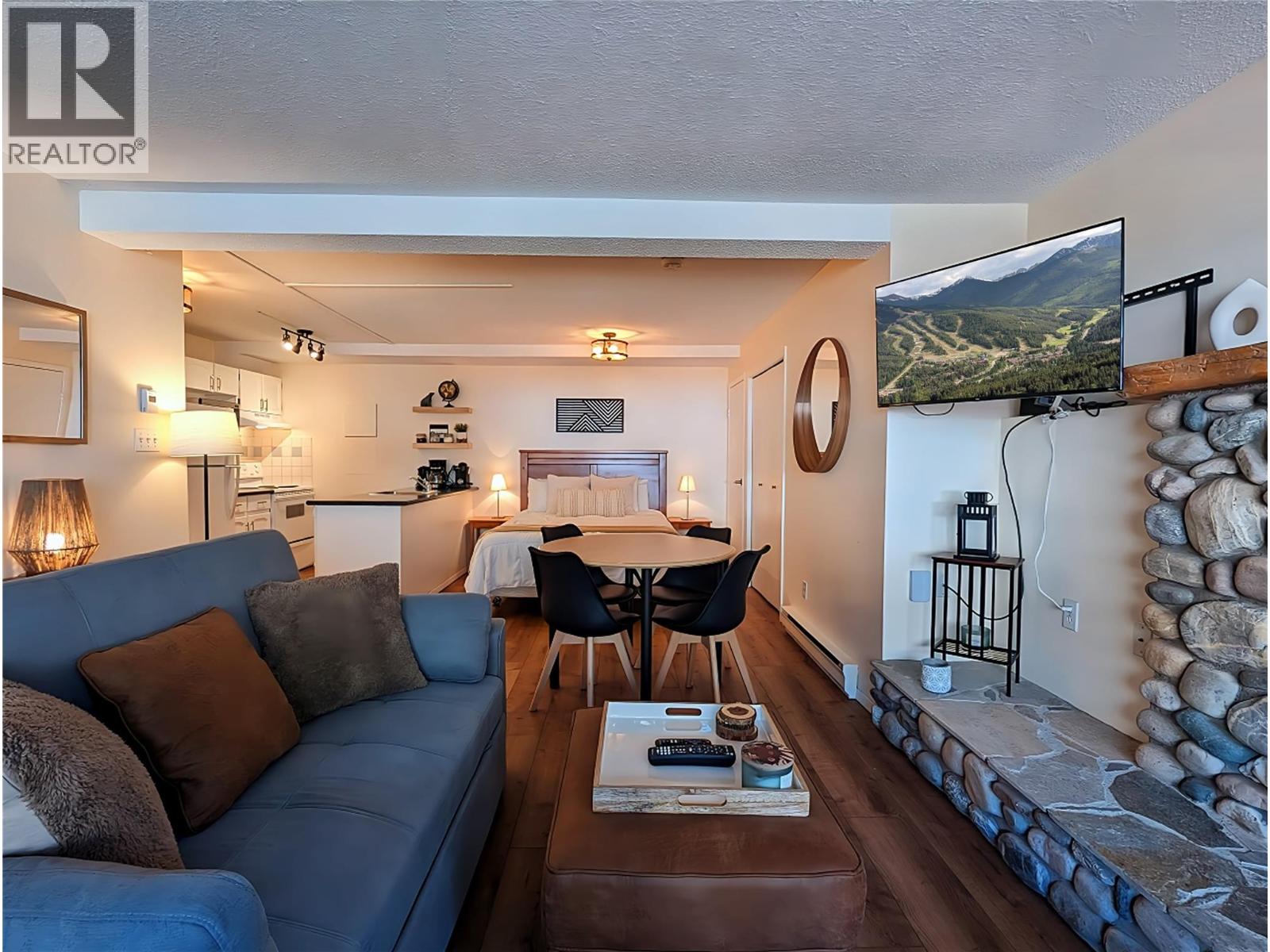 2030 Panorama Drive Unit# 806, Panorama Mountain, British Columbia  V0A 1T0 - Photo 3 - 10404693