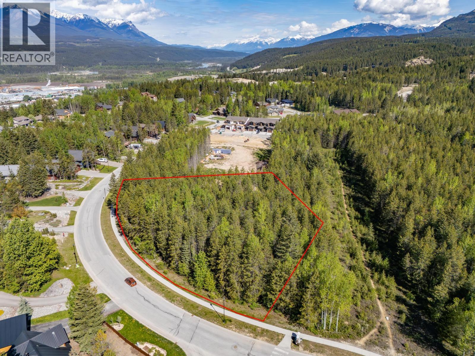 1402 Granite Drive, Golden, British Columbia