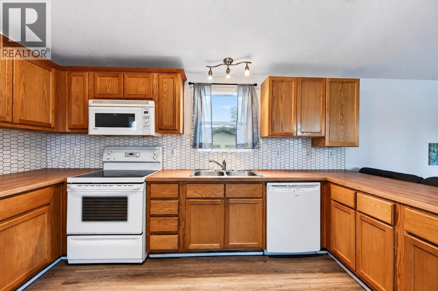 686 Almberg Road Unit# 41, Golden, British Columbia  V0A 1H2 - Photo 5 - 10404991